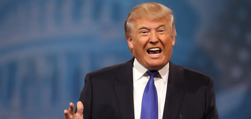 Trump contro Hilary Clinton: "Bill molestatore, lei complice"