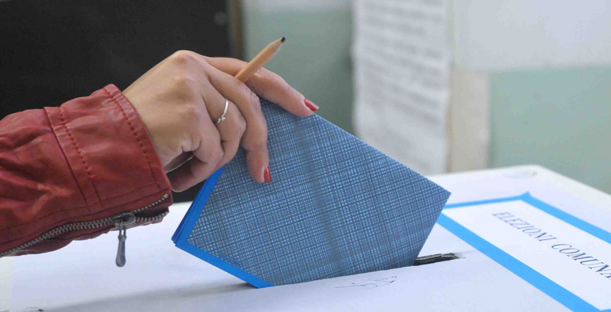 Amministrative Napoli: 11 i candidati a sindaco, il dodicesimo ammesso con riserva
