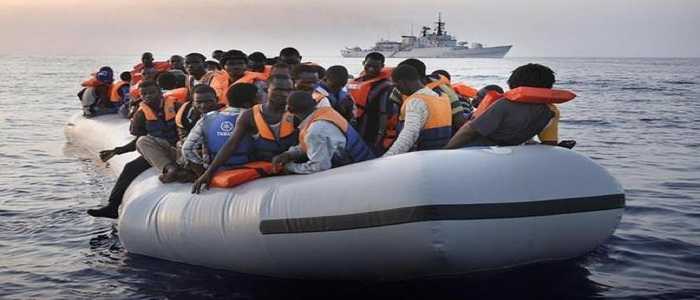 Migranti, gommone affondato: forse 70 dispersi. 26 persone tratte in salvo