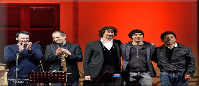 Sergio Cammariere incanta Locri in una notte magica e indimenticabile