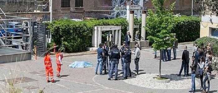 Roma, tragedia all'Università: ragazzo si spara alla testa in cortile