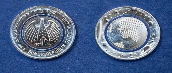 Germania: domani debutta la nuova moneta da 5 euro