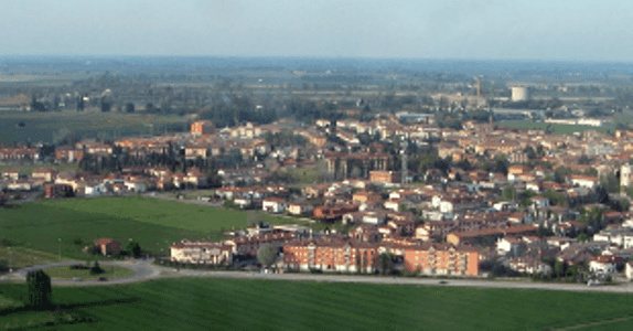 Bologna, trovata donna morta in casa: uccisa con una coltellata alla gola