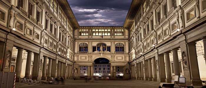 Firenze, cinque sale degli Uffizi chiuse per disinfestazione: colpa dei piccioni