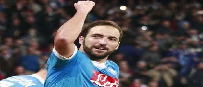 Napoli, duro comunicato contro Mediaset: "Su Higuain dette falsità, stop ai rapporti"