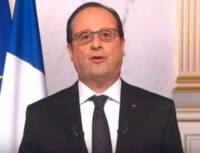 Hollande rinuncia alla revoca della nazionalità per gli accusati di attentati