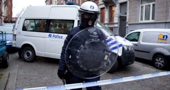 Strage Parigi, identificato un secondo sospetto: è caccia all'uomo in Belgio