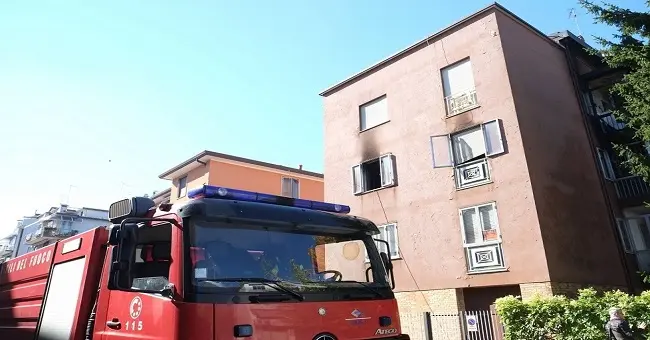 Auto prende fuoco in garage, due anziani morti soffocati nel trevigiano
