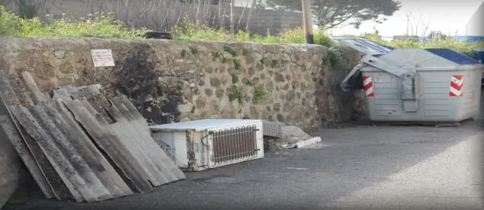 Eternit a Siderno, l'Osservatorio Ambientale dice basta! [Foto]