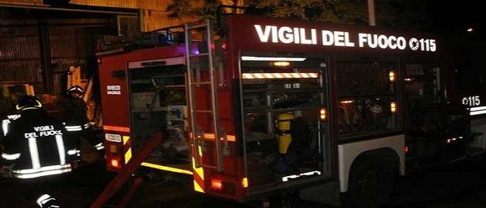 Roma, scoppia incendio in appartamento: morto un anziano
