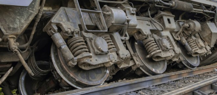 Maltempo, a Biella deraglia un treno