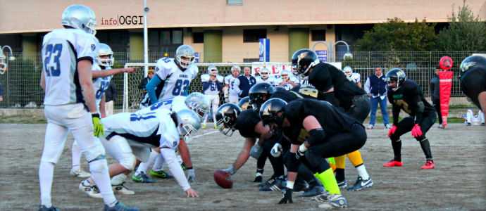 Football Americano: Highlanders Catanzaro - Expert Achei 17-6. Grande battaglia nel derby calabrese