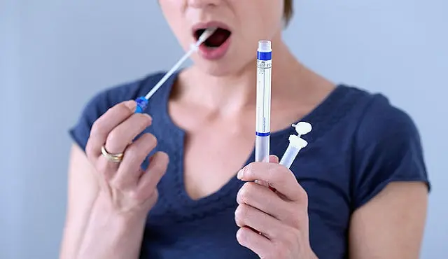 Tumori, nuova biopsia lo svela grazie a test sulla saliva