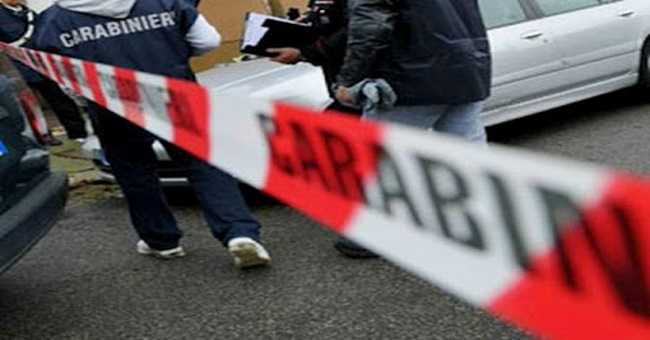 Milano, 35enne ritrovato impiccato per strada