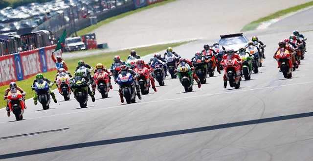 MotoGP, test Malesia: Lorenzo davanti a Rossi. Stoner subito veloce