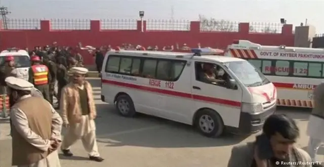 Pakistan, assalto armato all'università. Almeno 20 morti e decine di feriti. Uccisi 4 terroristi