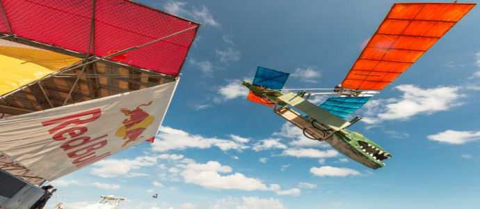 La IV edizione del Red Bull Flugtag le macchine volanti più spassose di sempre! [Foto]