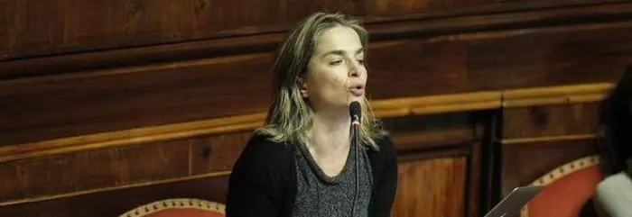 Il M5S vota espulsione senatrice Fucksia: «Non ha restituito parte dello stipendio»