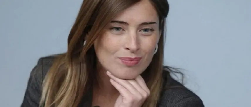 Boschi non si dimette: "non mi spaventano. Vado avanti"
