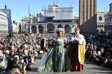 Carnevale, sindaco di Venezia: "Maschere ok, dall'intelligence nessun allarme"