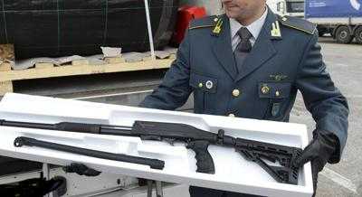 Trieste, sequestrati 800 fucili a pompa, erano diretti in Belgio