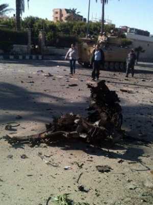 Egitto, autobomba davanti a hotel: almeno quattro vittime. Isis rivendica l'attentato