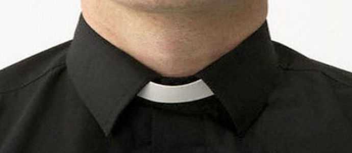 Violenza sessuale: prete indagato, chiesto incidente probatorio