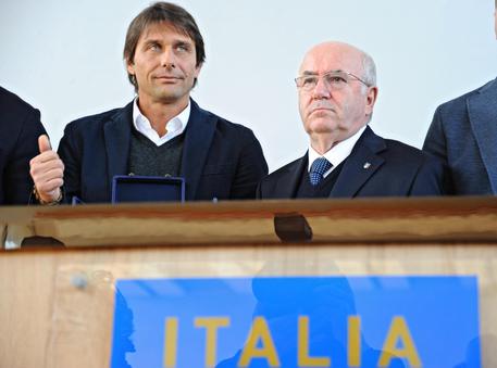 Calcio, Tavecchio: "Fiducioso sul rinnovo di Conte. Agli Europei andiamo per fare bene"