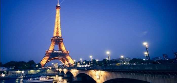Isis: arrivano nuove minacce alla Francia, rilasciati in rete video con la Torre Eiffel che crolla