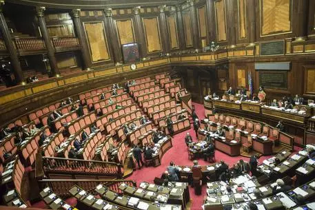 Legge Stabilità: primo via libera del Senato alla manovra, ora va alla Camera