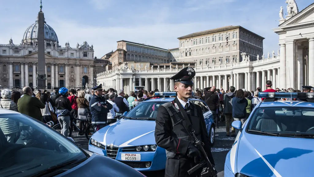 Giubileo, Papa Francesco: "Niente porte blindate nella chiesa". Ma oggi meno fedeli a San Pietro