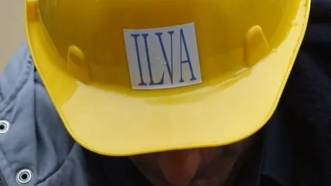 Ilva di Taranto, operaio muore schiacciato da tubo. Sindacati proclamano sciopero