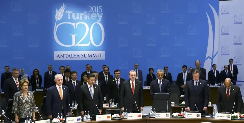 Obama: "Isis è il volto del diavolo". G20 sulle stragi di Parigi: "Inaccettabile affronto all'umanit