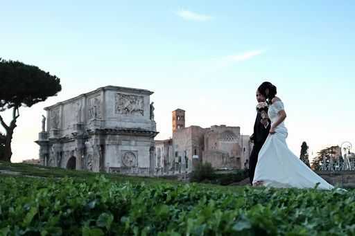 Sempre meno italiani si sposano. Un milione di coppie di fatto in Italia, raddoppiate dal 2008