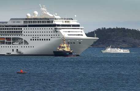 Giallo su nave da crociera Civitavecchia-Genova: scomparsa passeggera di 75 anni