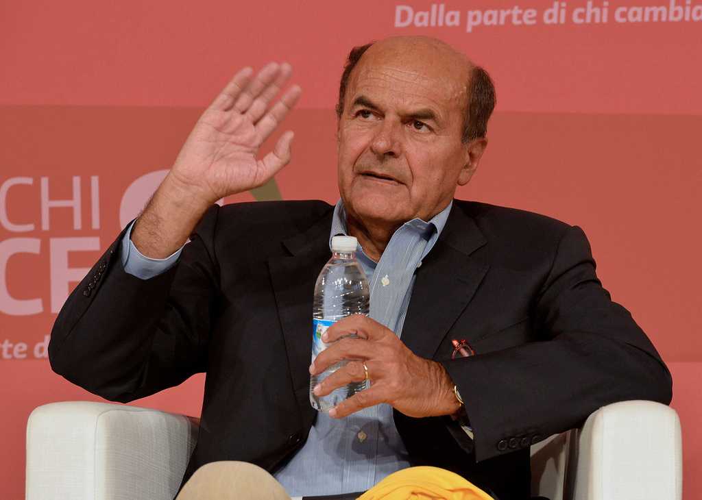 Bersani: "Chi se ne va sbaglia, senza Pd addio sinistra. Nella manovra errori ma anche del buono"