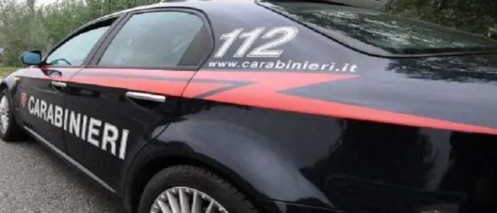 Napoli, donne litigano in strada finiscono per accoltellarsi