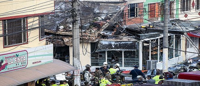 Colombia, ovest di Bogotà, aereo bimotore precipita su abitazioni, 5 vittime