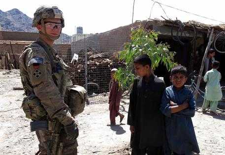 Afghanistan, Obama rallenta il ritiro. Resteranno cinquemila soldati Usa