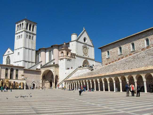 Basilica, Assisi: nuova luce per gli affreschi di Giotto e Cimabue - progetto illuminazione a led