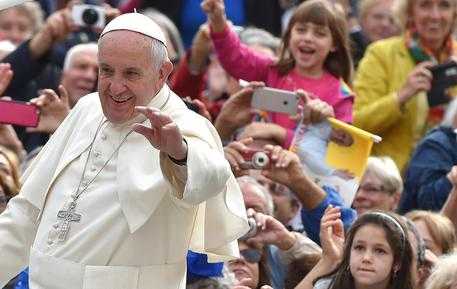 Scandali a Roma e in Vaticano, Papa Francesco chiede perdono