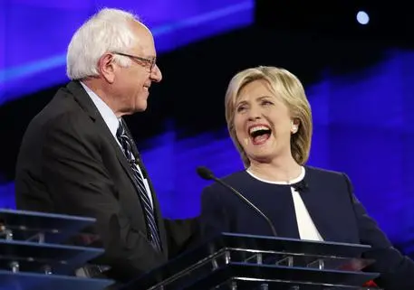 Usa 2016: Hillary Clinton vince primo dibattito tv Dem, ma non arriva al cuore degli elettori