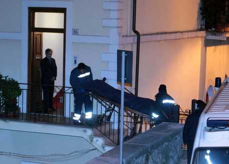 Madre e figlia uccise a colpi d'accetta, arrestato un cinese parente e socio in affari delle vittime