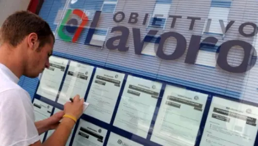 Lavoro, Inps: in otto mesi 319mila contratti stabili in più