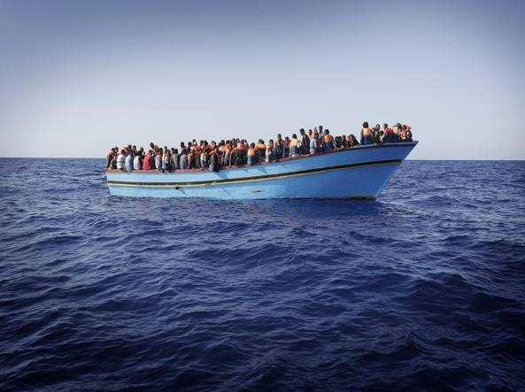 Egitto, barcone affonda al largo della costa: 10 morti
