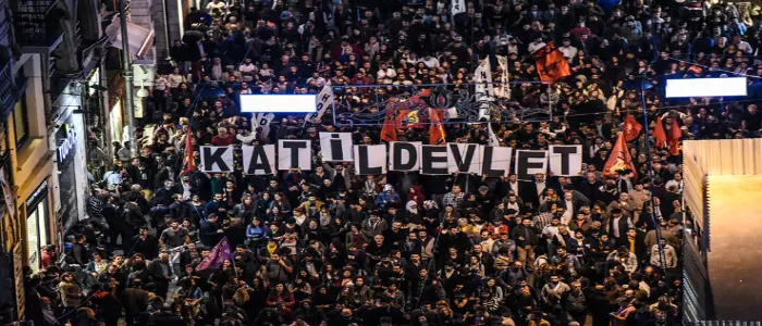 Turchia, probabile coinvolgimento Is. Manifestazione in piazza dopo attentato