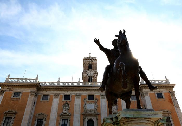 Il Pd scarica Marino: ipotesi mozione di sfiducia. Lasciano vicesindaco e due assessori