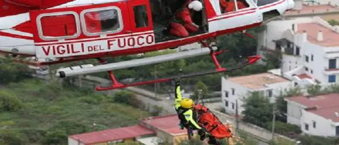 Monte di Procida: auto con due 20enni a bordo finisce nella scarpata, una di loro muore