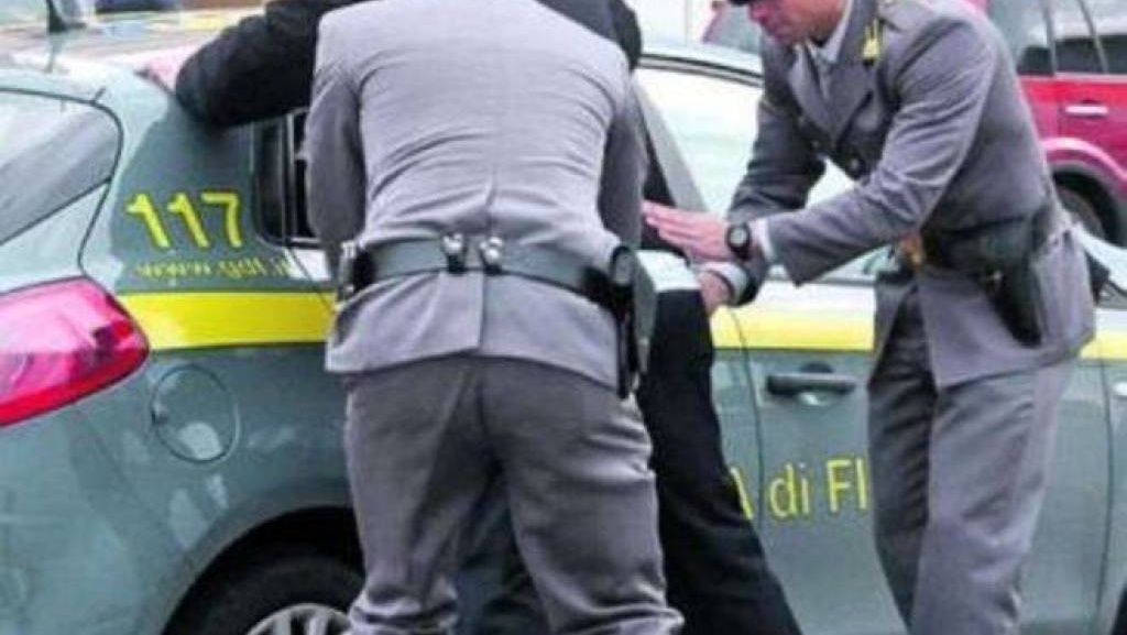 Catania: maxi operazione contro il vertice del potente clan Mazzei, 7 arresti