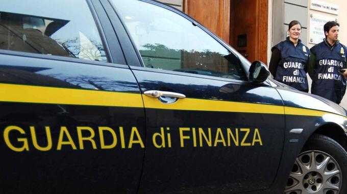 Fisco: Gdf sequestra beni per 250.000 euro ad una ditta nel catanzarese